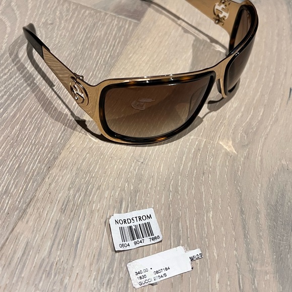 Gucci Sunglasses - Picture 7 of 9